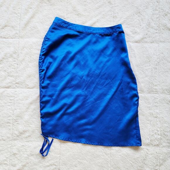 PrettyLittleThings Ruched Mini Skirt - Picture 1 of 3